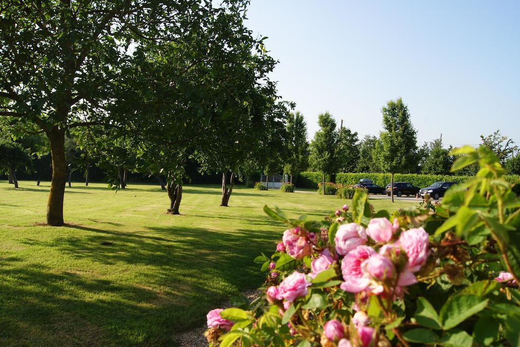 Manoir De La Pataudiere B&B Villers-Canivet Eksteriør bilde